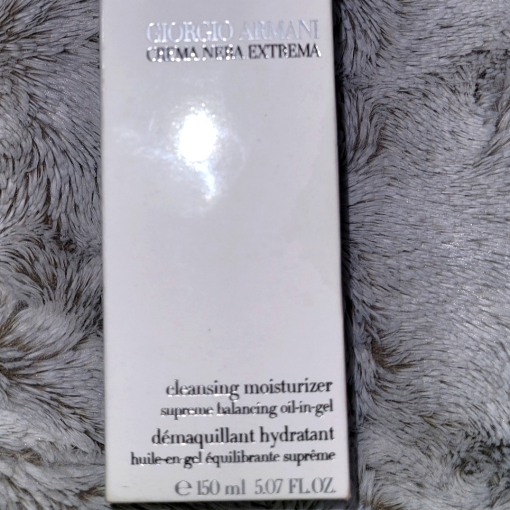 Hydrating cleansing cream.